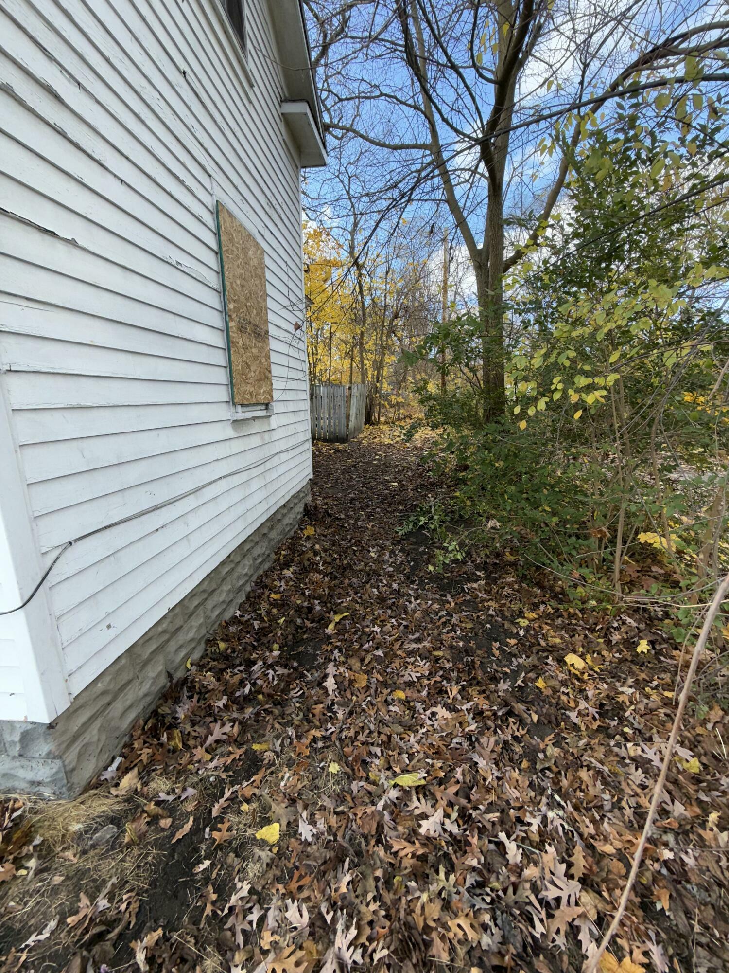 Property Photo: 1135 Holt Street MI 49442