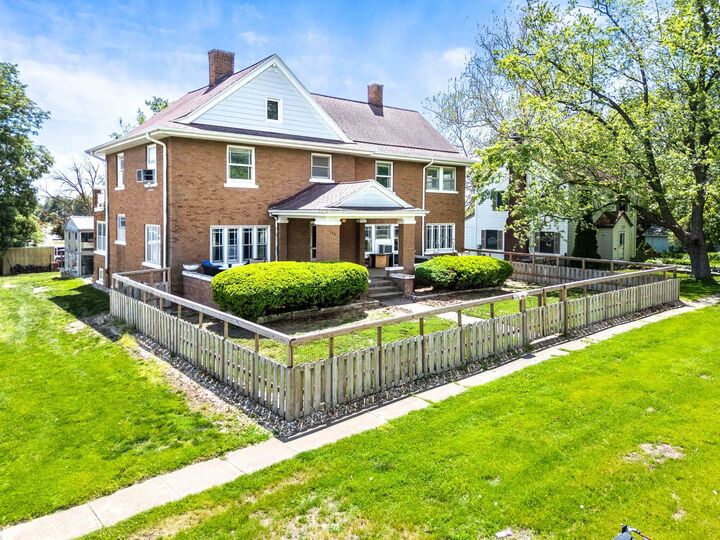 Property Photo: 546 Elmwood Court IL 61738