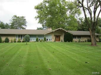 3050 Thornbury Drive  St Louis MO 63131 photo