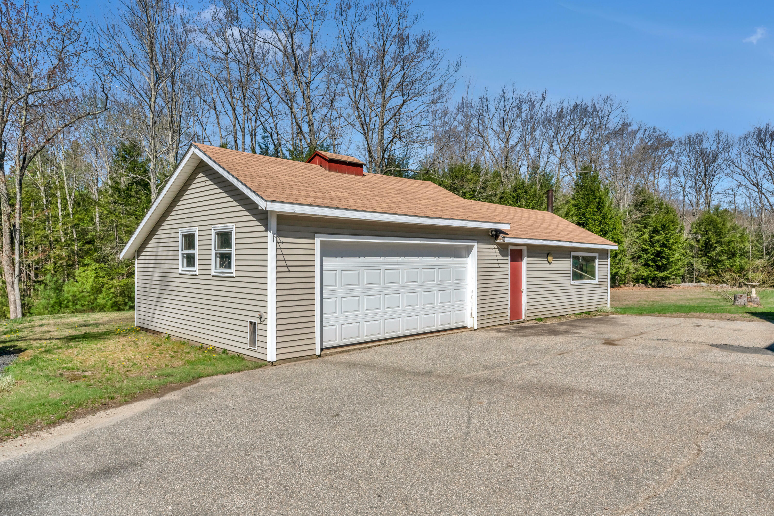 Property Photo: 502 Mansion Road ME 04042