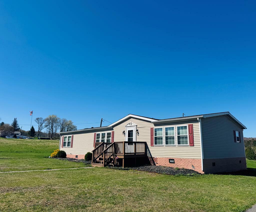 Property Photo: 103 Campbellville Rd PA 18833