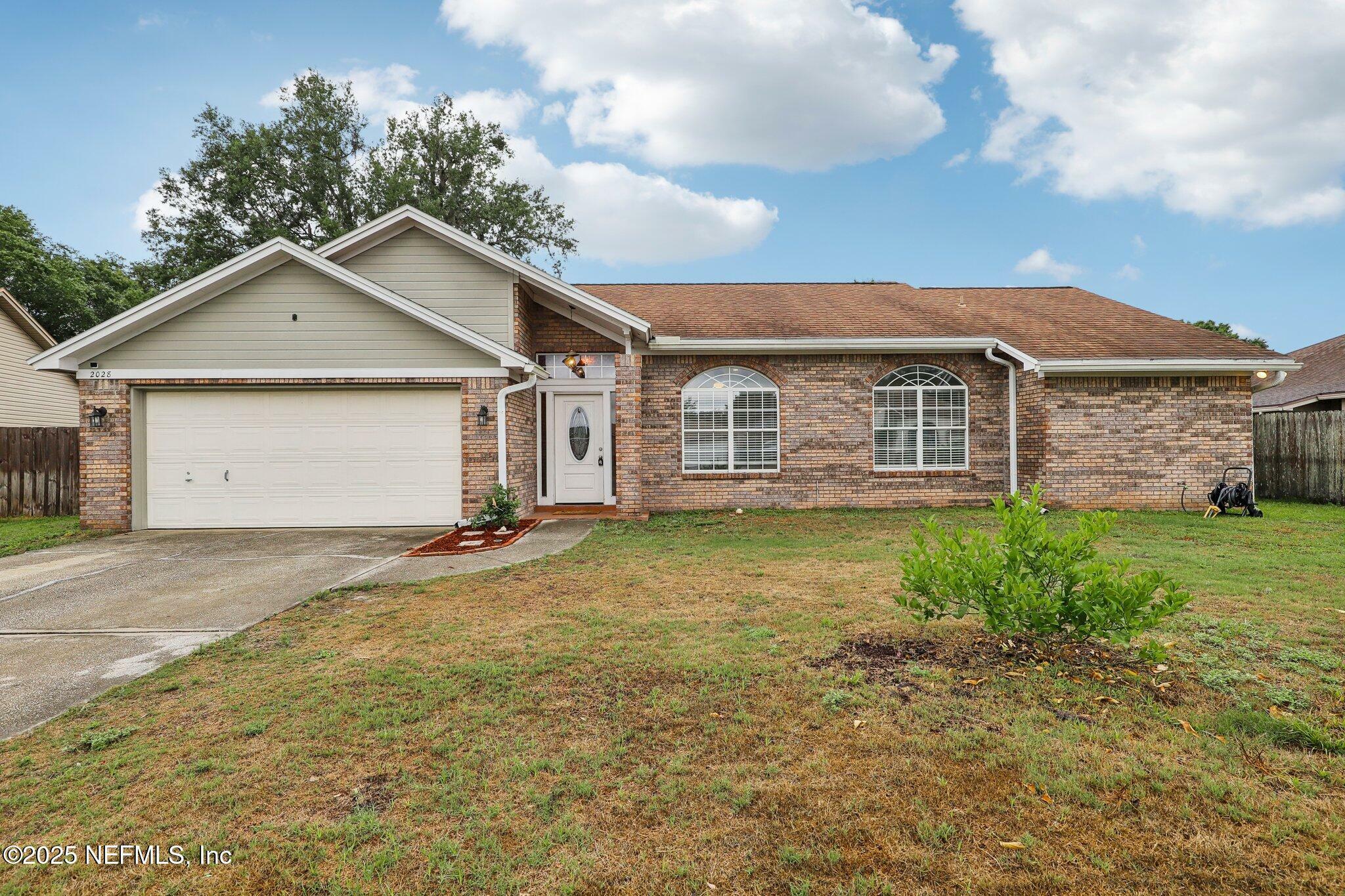 Property Photo: 2028 Canyon Rim Place FL 32068
