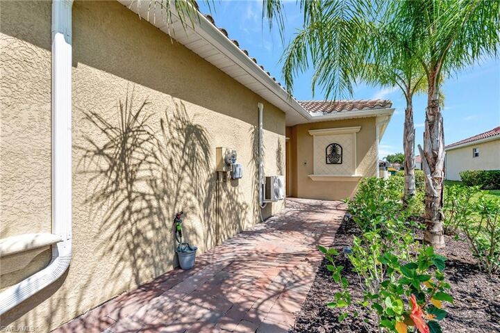 Property Photo:  2065 Tamarron Ln  FL 34120 