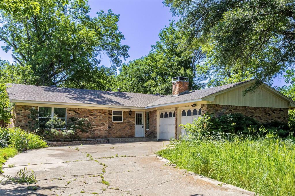 Property Photo: 2218 Archer Trail TX 76209