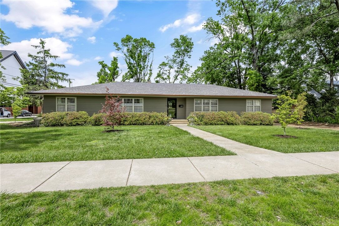 Property Photo:  421 W Cherry Street  AR 72756 