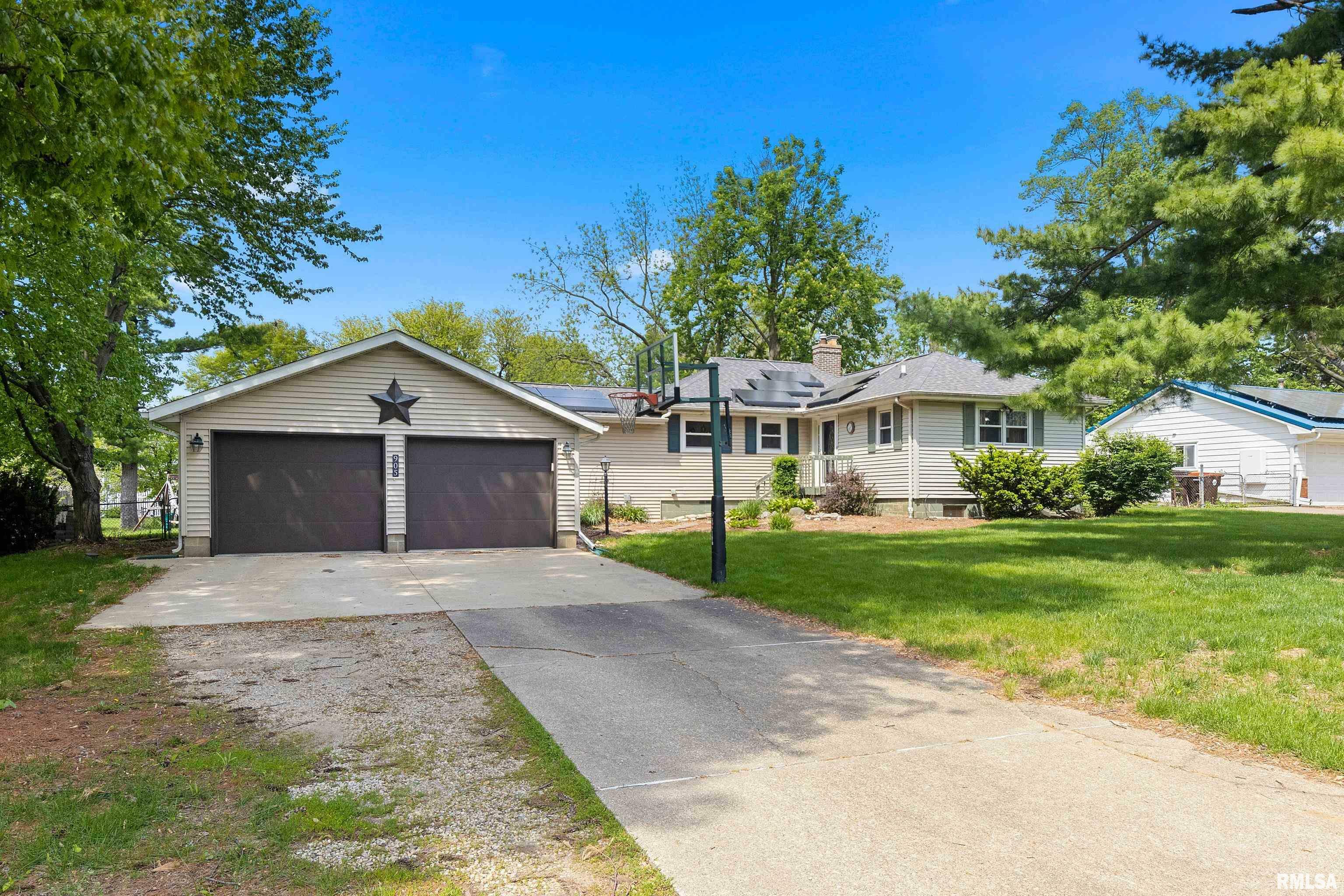 Property Photo: 905 W Wilshire Drive IL 61614