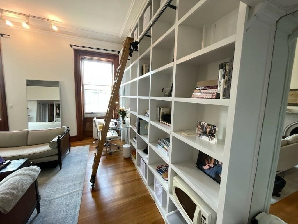 Property Photo: 228 Beacon St 4A MA 02116