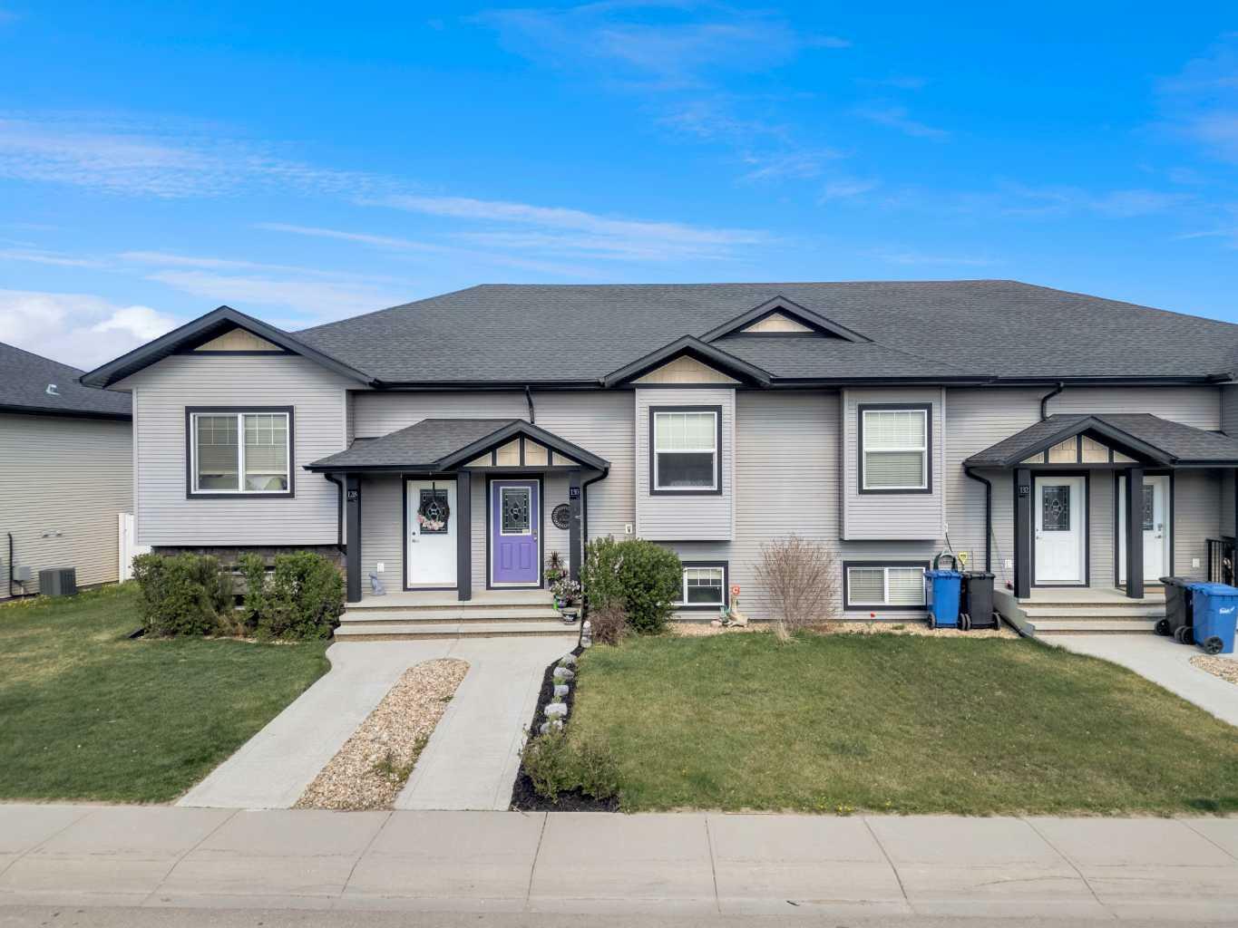 Property Photo: 130 Henderson Crescent AB T0M 1R0