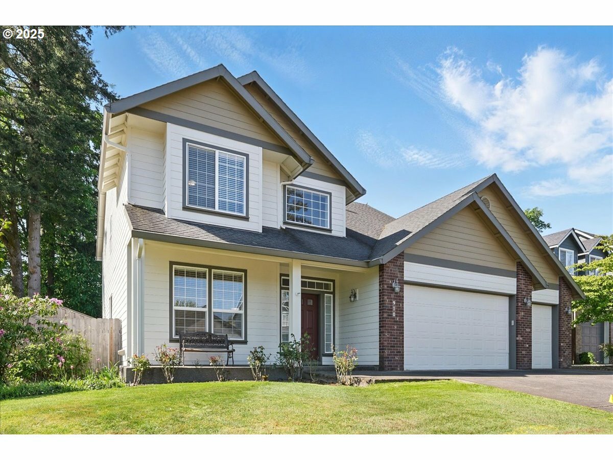 Property Photo: 910 NW 22nd Ave WA 98607