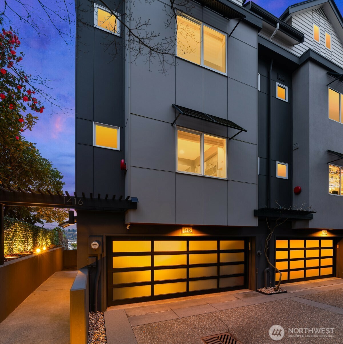 Property Photo: 1416 6th Avenue N WA 98109