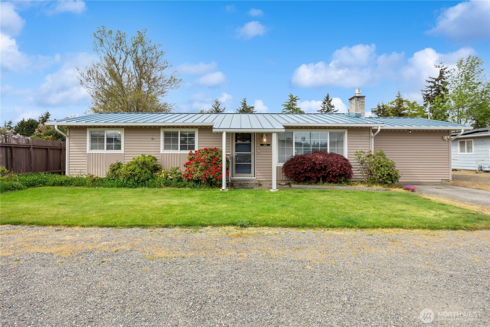 Property Photo: 1414 S 244th Street WA 98198