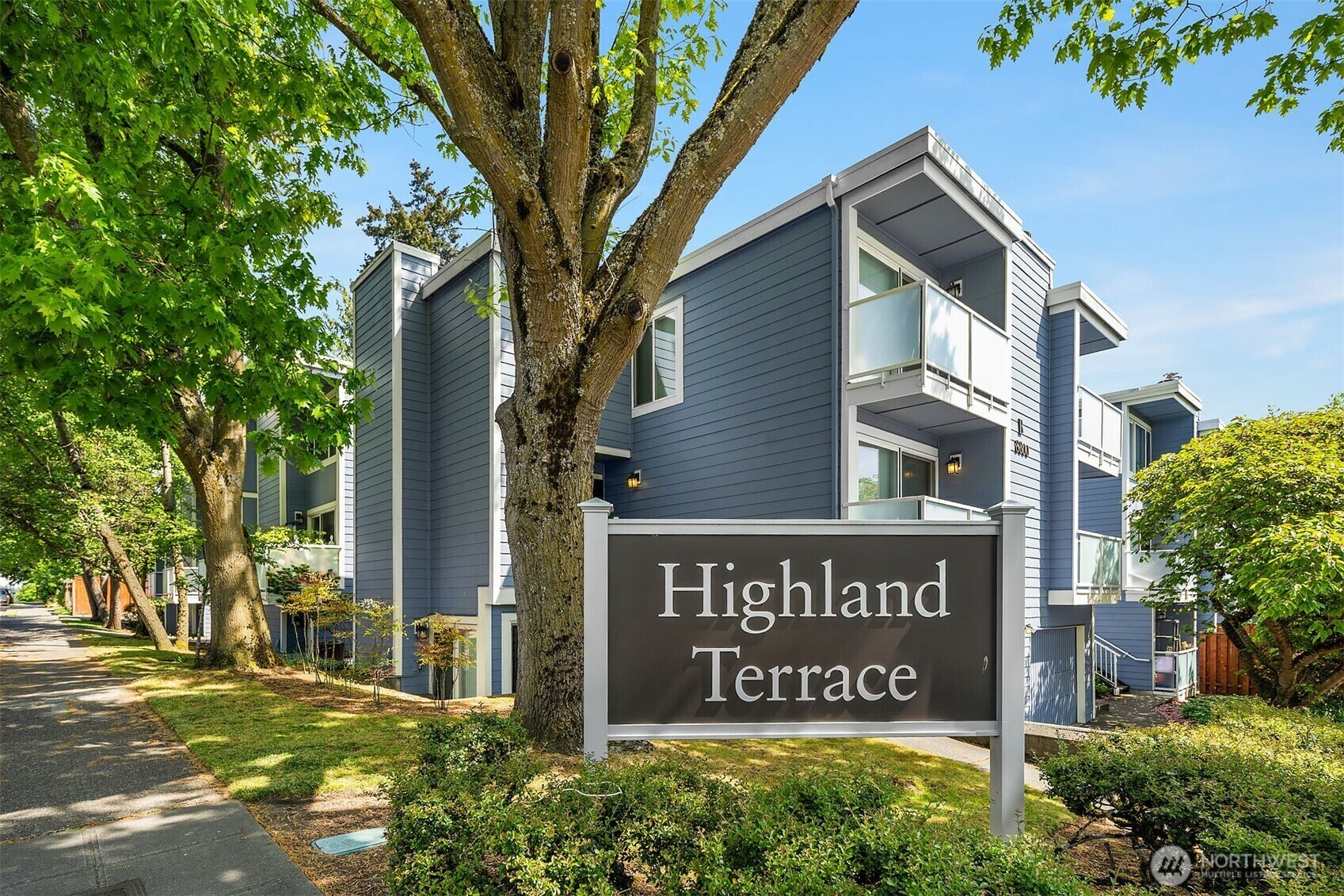 Property Photo: 8800 20th Avenue NE B208 WA 98115