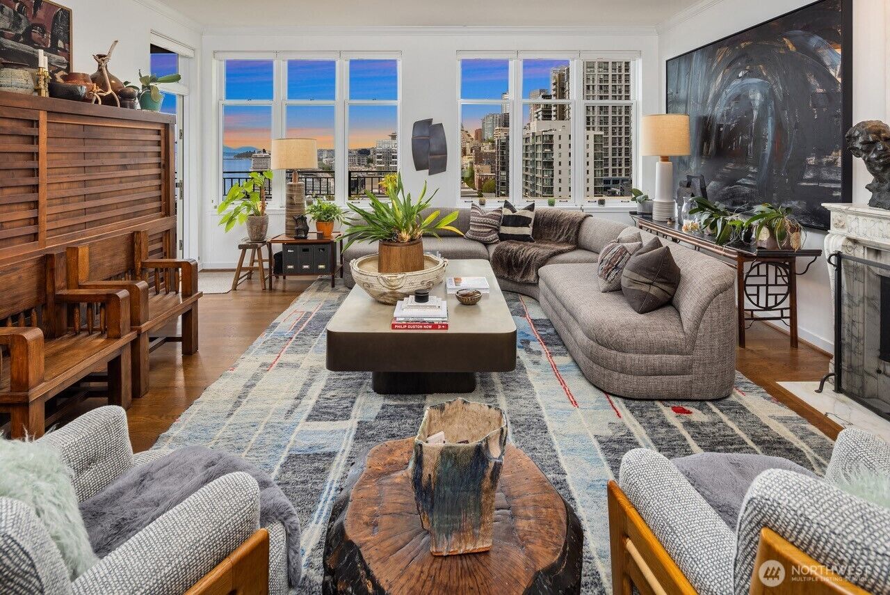 Property Photo: 1009 Western Avenue 1203 WA 98104