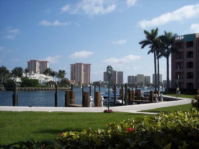 Property Photo: 100 SE 5th Ph17 Avenue SE Ph17 FL 33432
