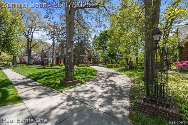 Property Photo: 939 S Highland Street MI 48124