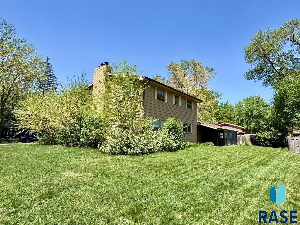 Property Photo: 100 N Needles Dr SD 57005
