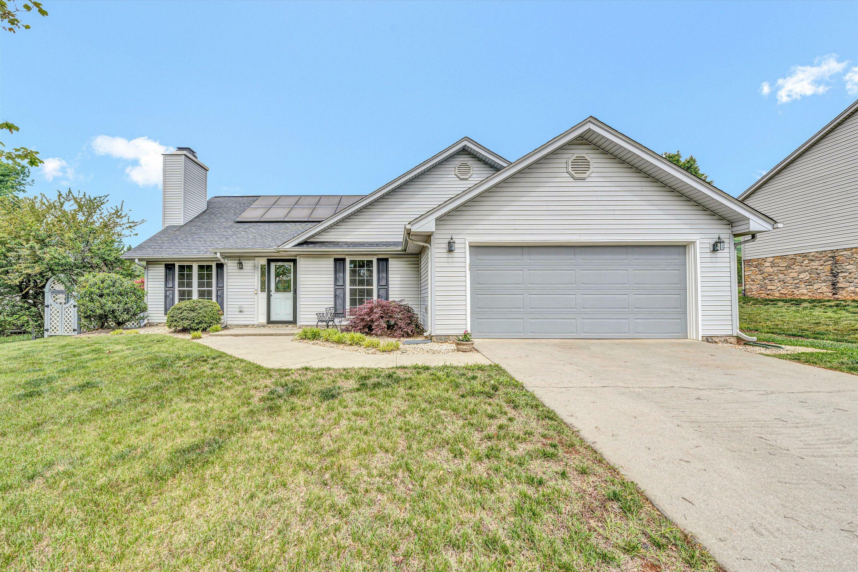 Property Photo: 2007 Bloomfield Ave VA 24012