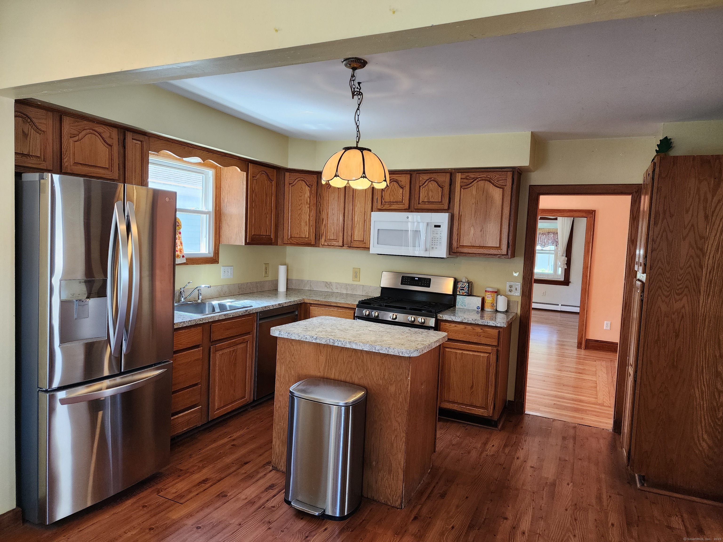 Property Photo: 61 Hawthorne Street CT 06042