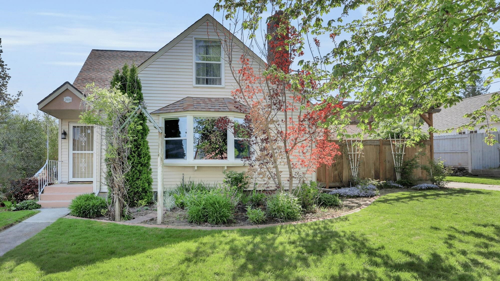 Property Photo: 2609 S Lincoln St WA 99203