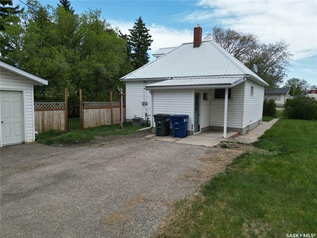 Property Photo: 312 Stanley Street SK S0G 0Y0