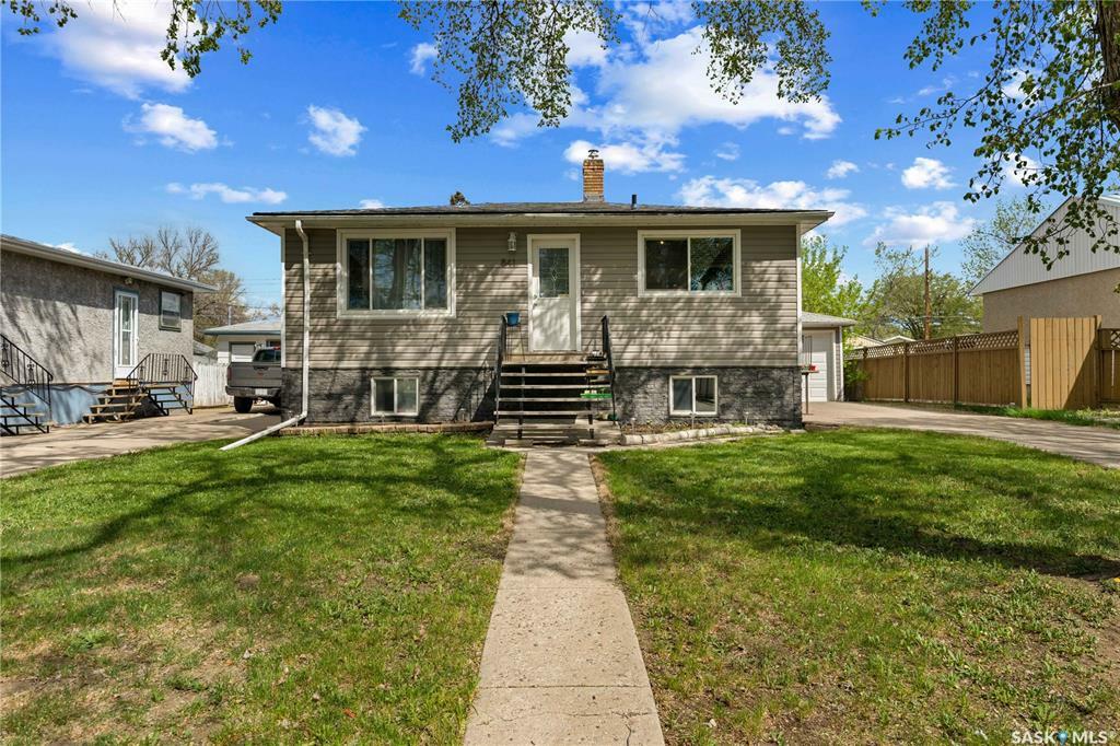 Property Photo: 841 Royal Street SK S4T 4Z5