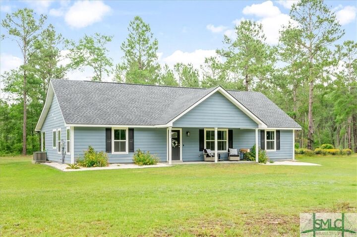 Property Photo:  2022 Luke Road  GA 31320 