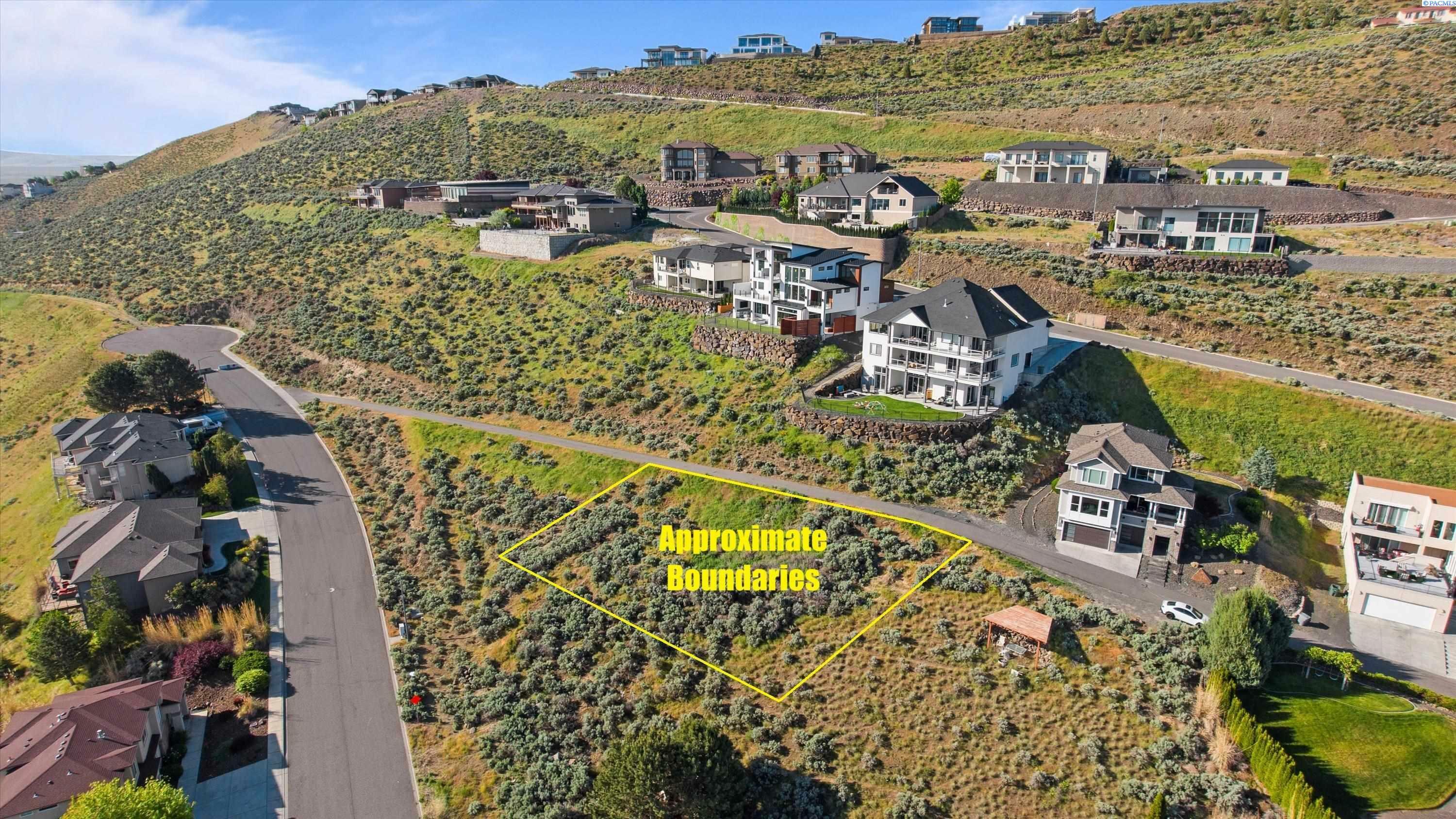 Property Photo: 464 Agier Dr WA 99352