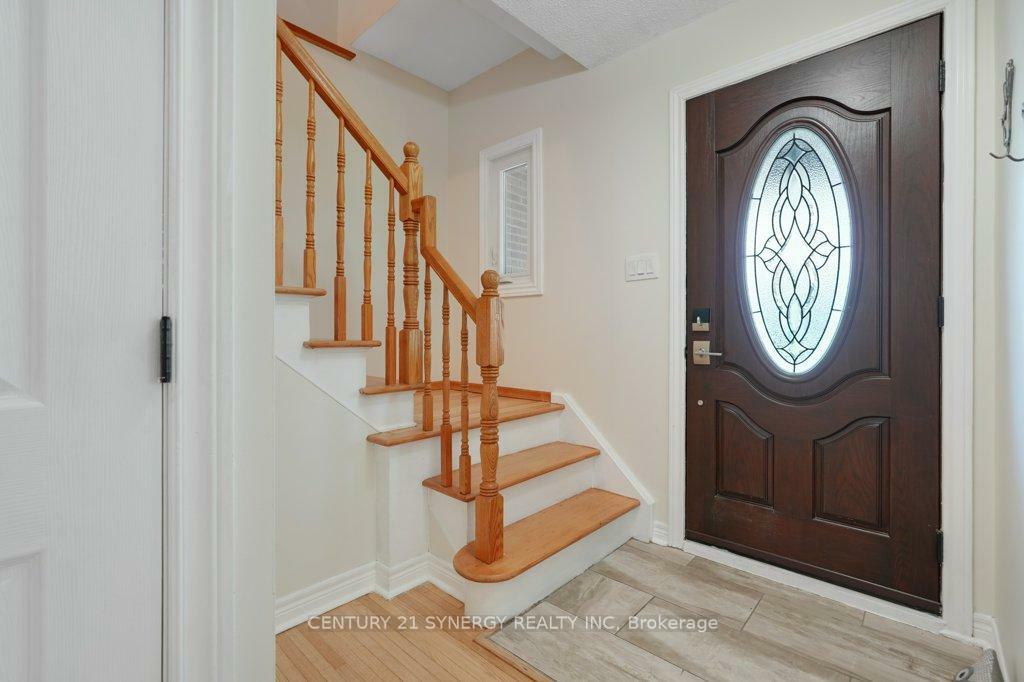 Property Photo: 2522 Needham Crescent ON K1V 6K2