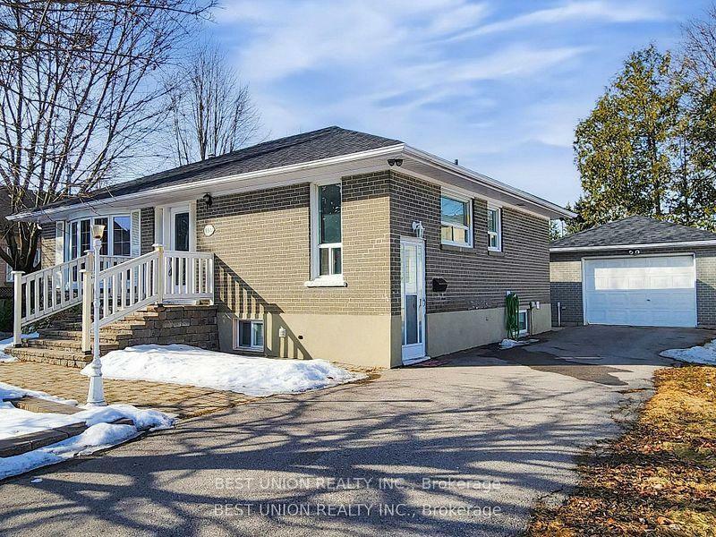 Property Photo:  184 Lawrence Avenue  ON L4C 1Z5 