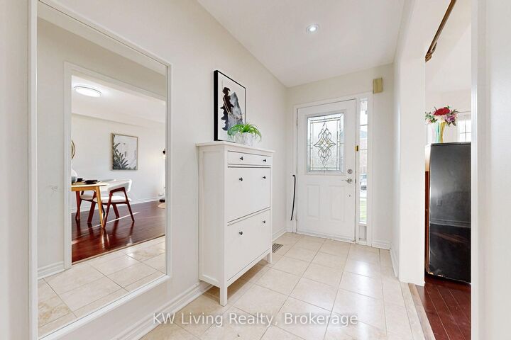 Photo de la propriété: 135 Wainscot Avenue ON L3X 2X6