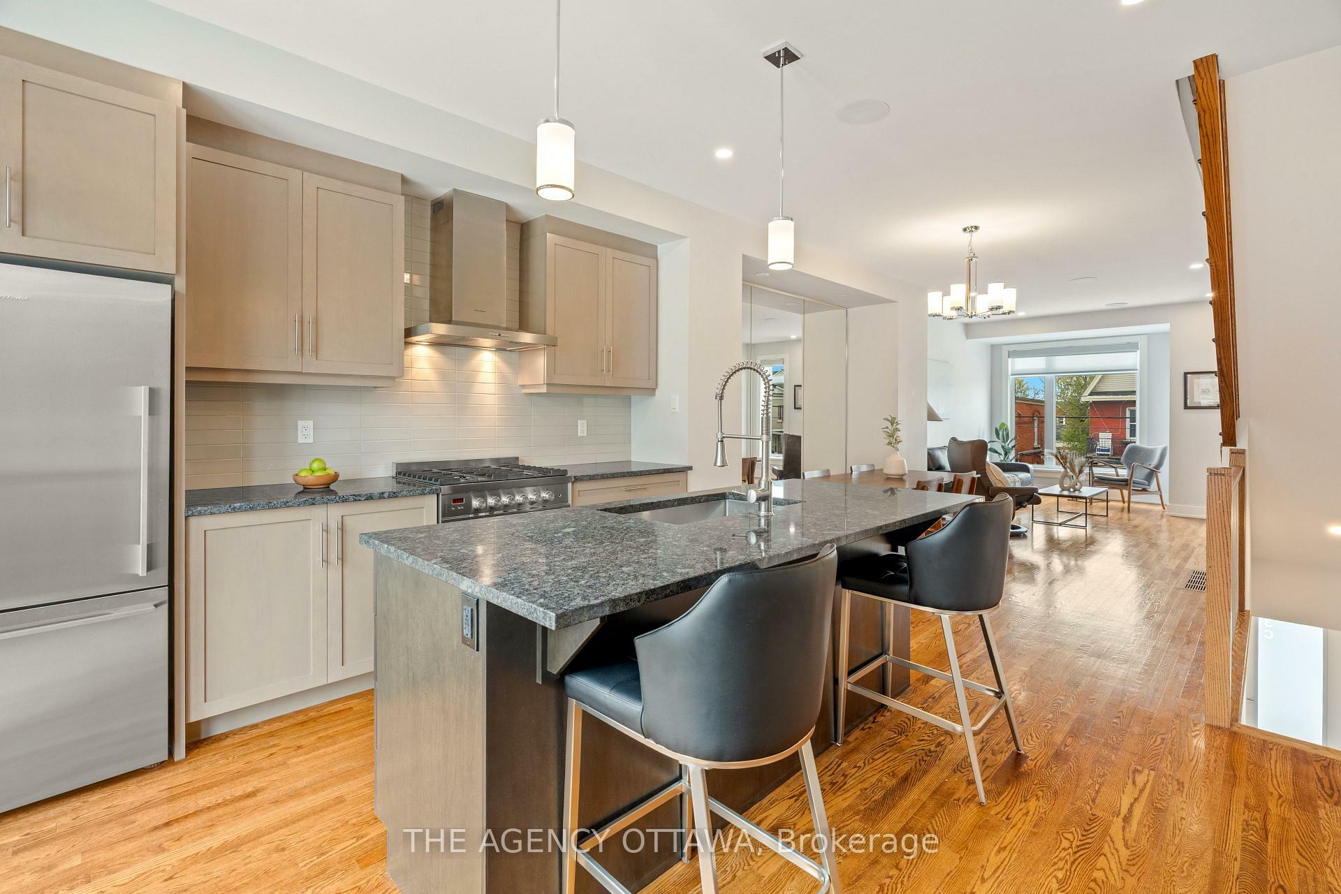 Property Photo: 353C Booth Street ON K1R 7K1