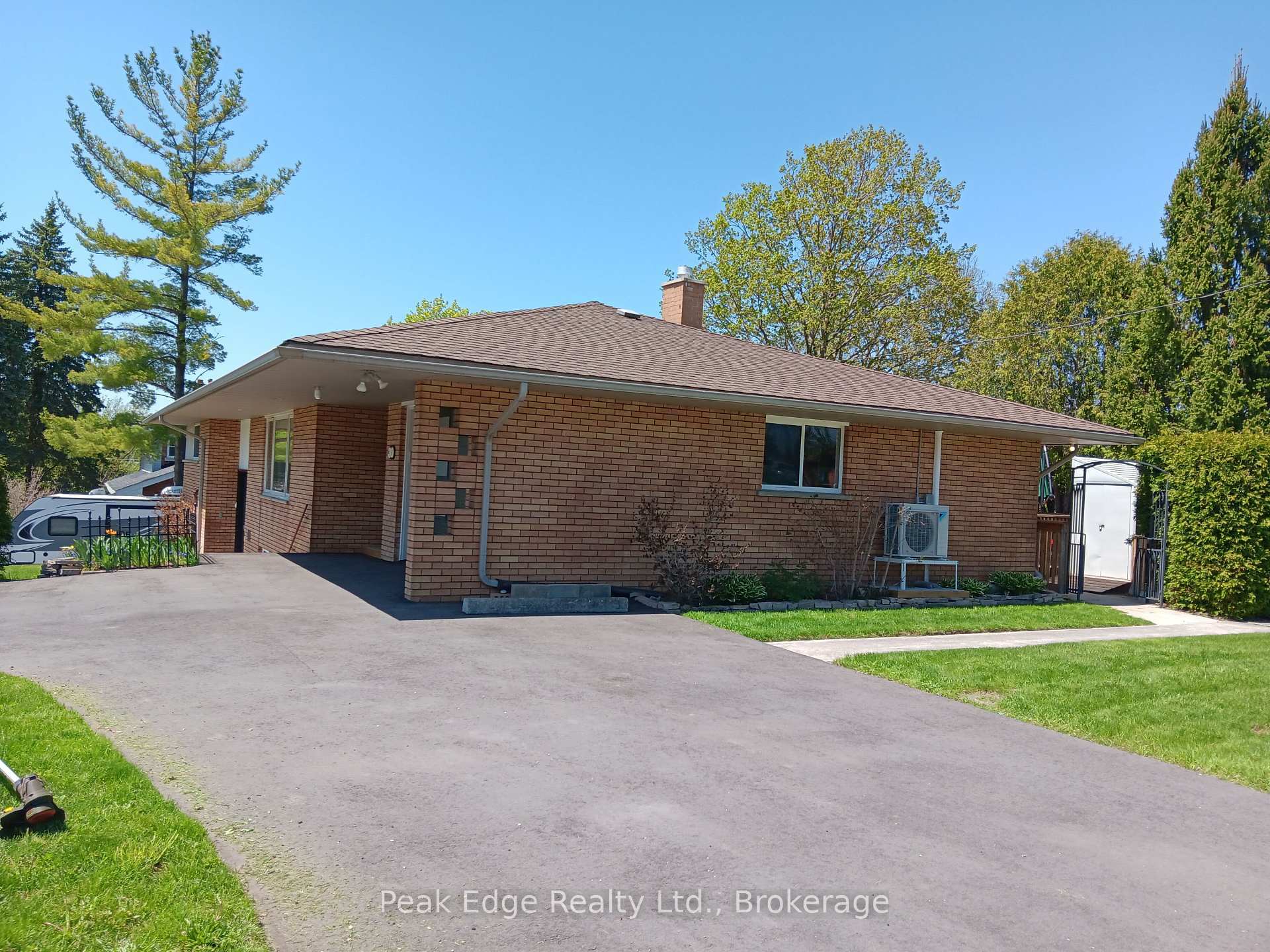 Property Photo:  30 7 Th Street  ON N4N 1G2 