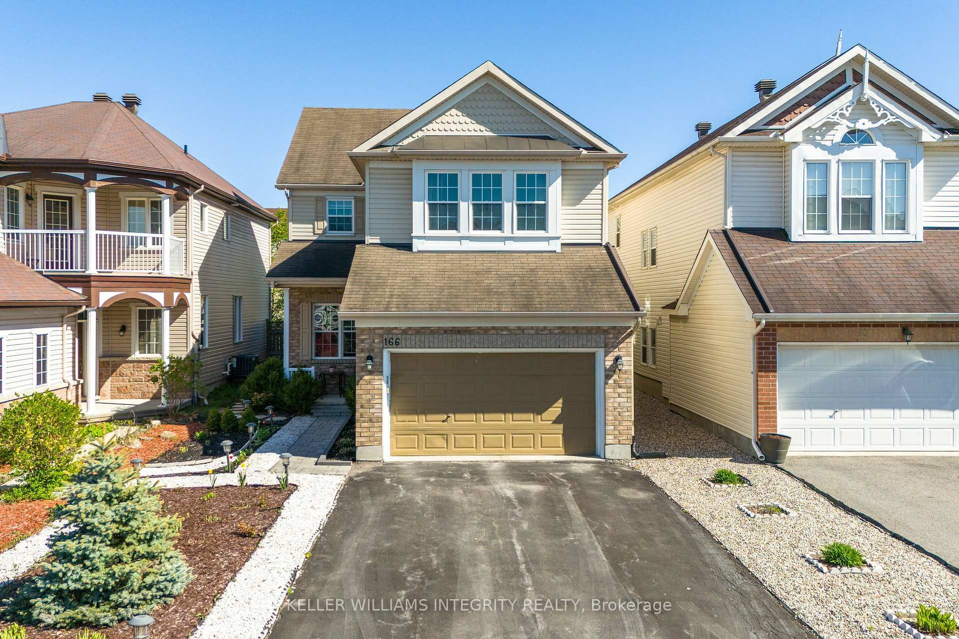 Property Photo: 166 Streamside Crescent ON K2W 0A8