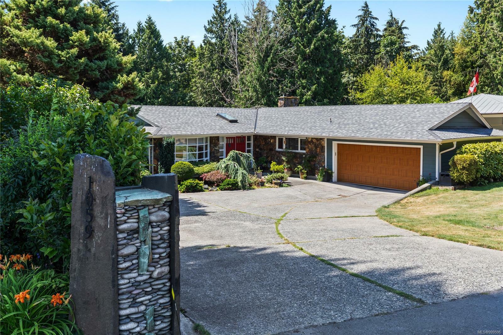 Property Photo: 1059 Old Victoria Rd BC V9R 6R4