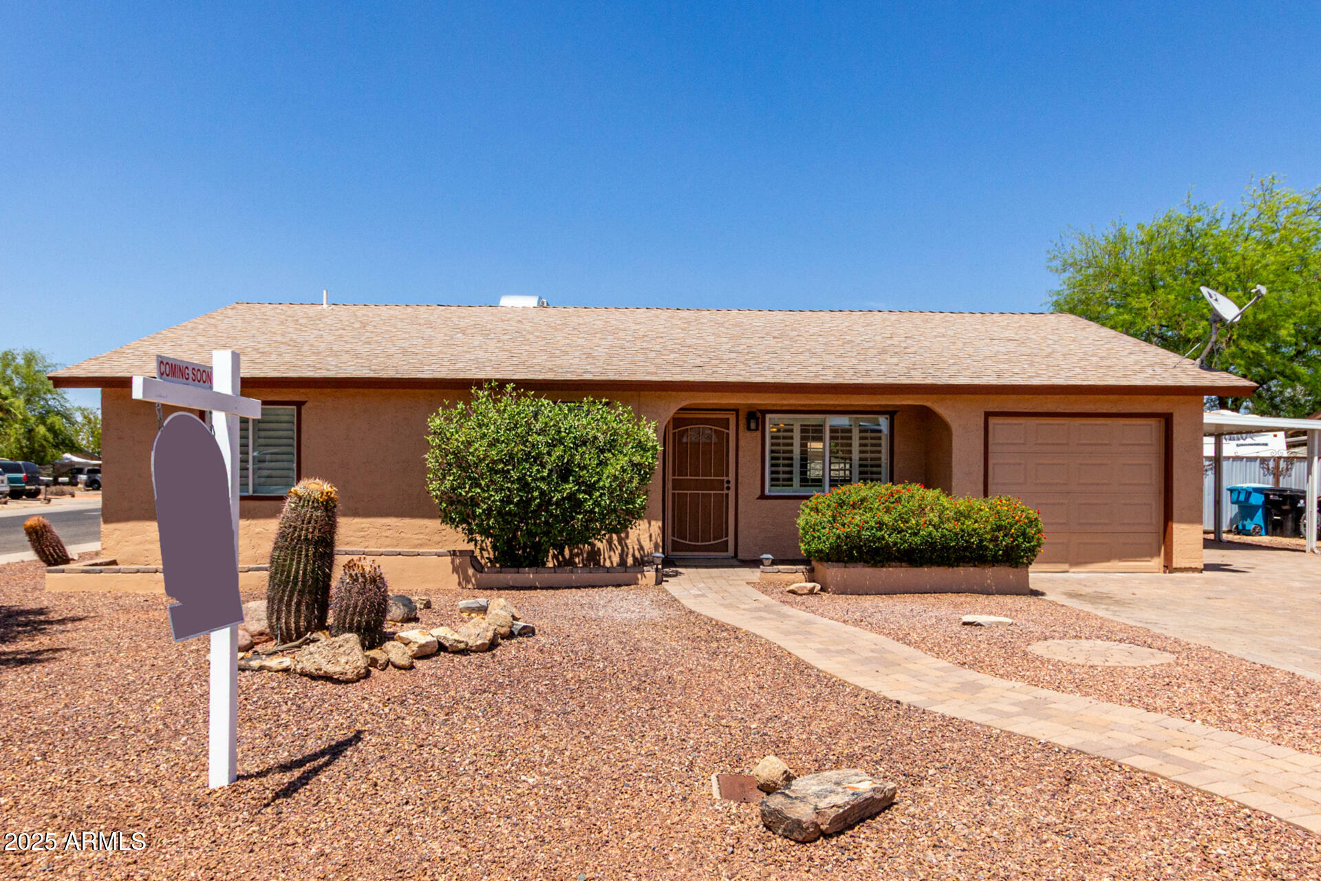 Property Photo: 2302 E Monte Cristo Avenue AZ 85022