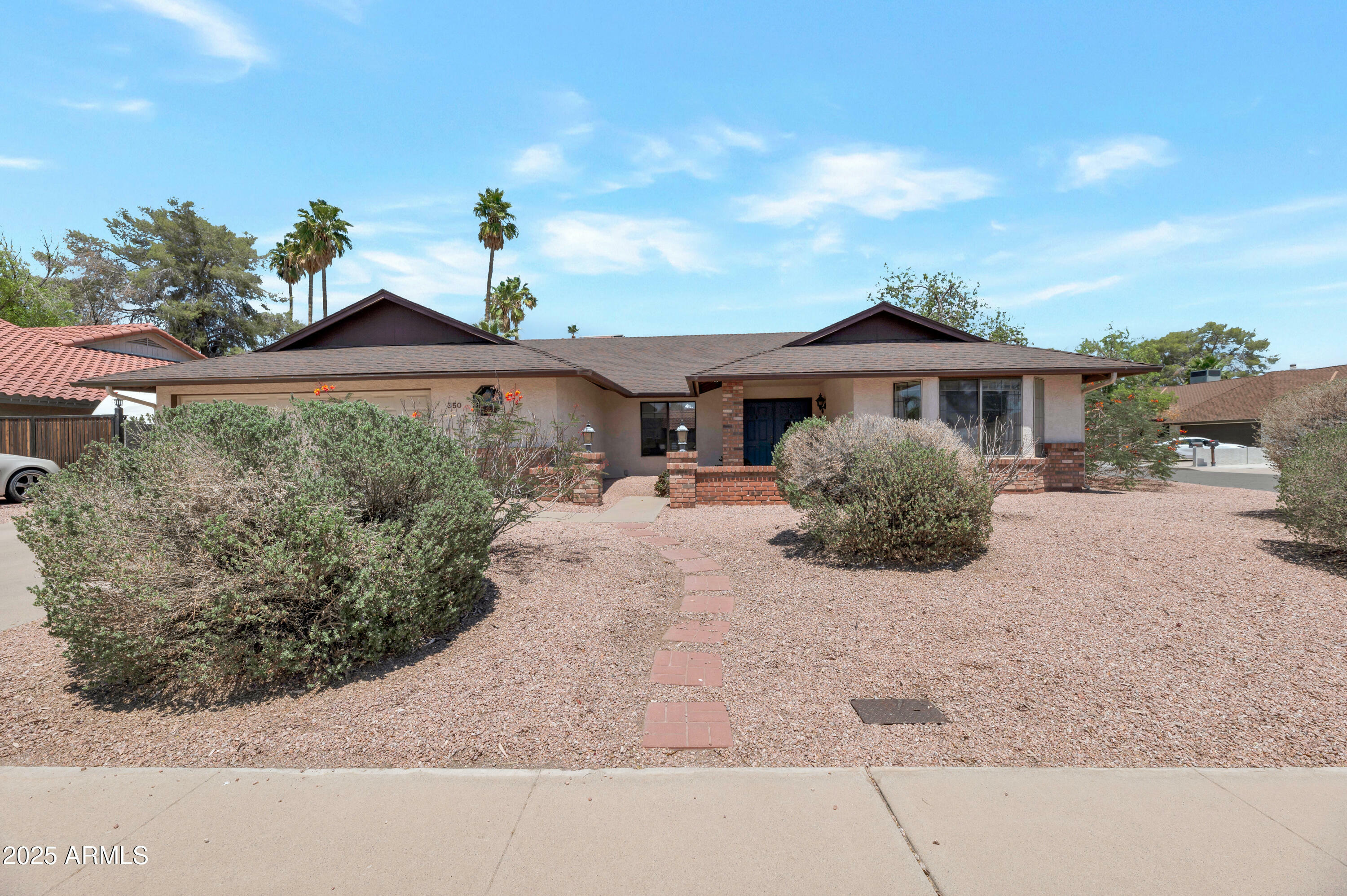 Property Photo: 350 E Huber Street AZ 85201