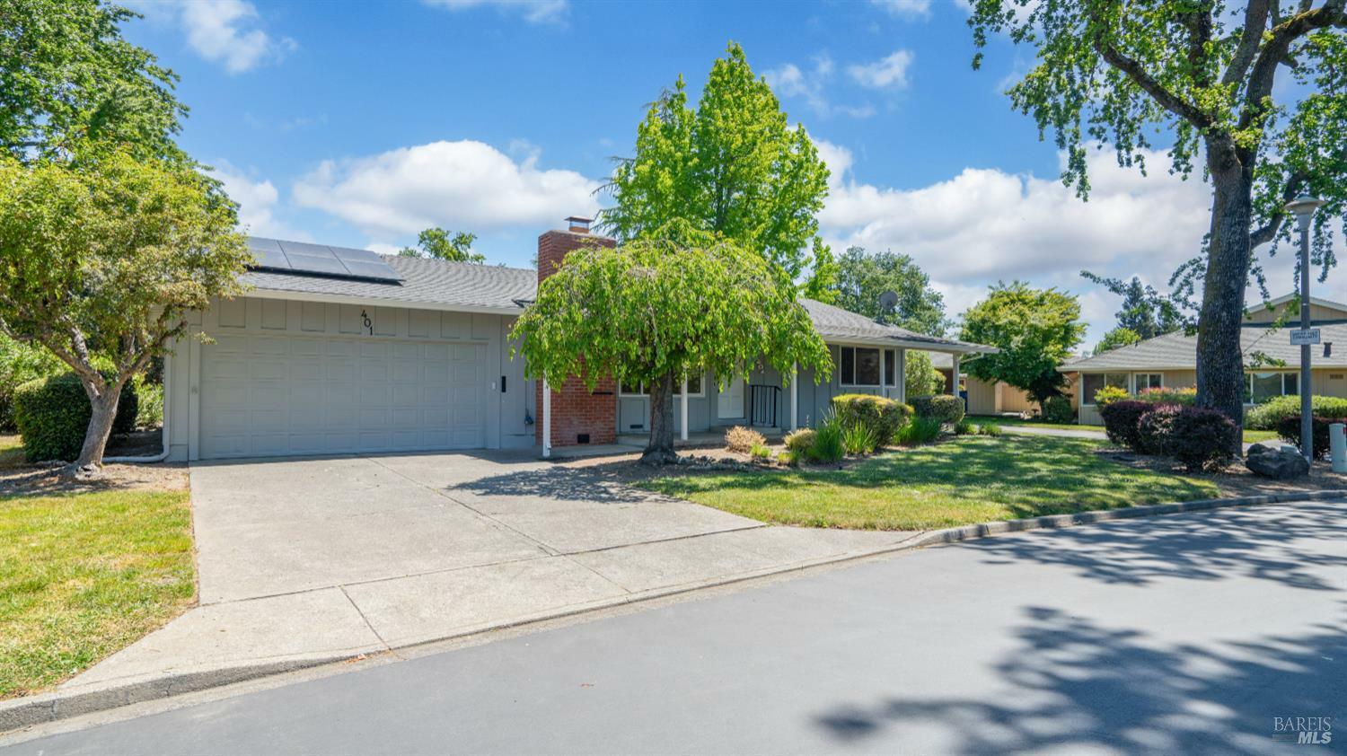 Property Photo: 401 Meadowgreen Drive CA 95409