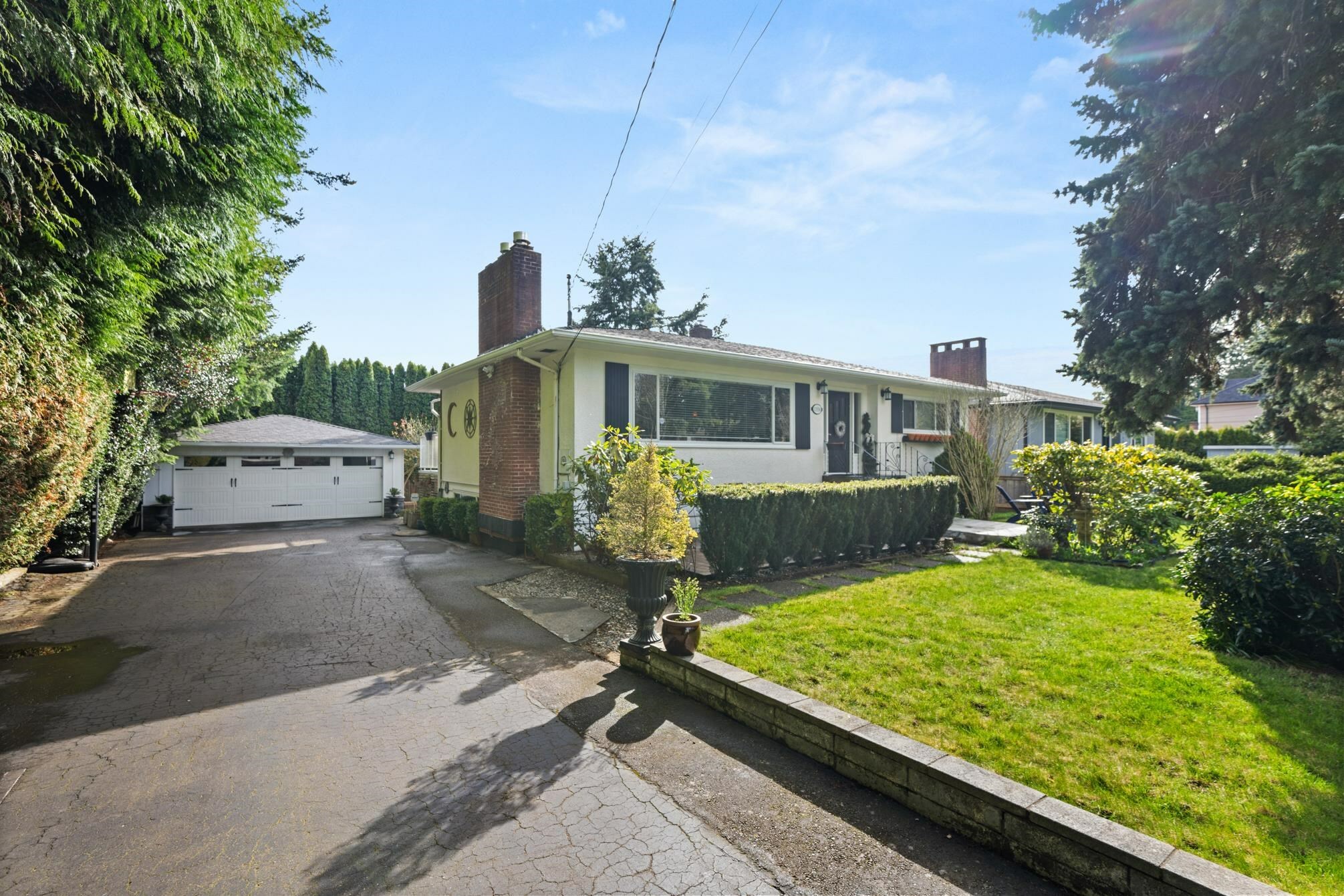 Property Photo: 13558 15 Avenue BC V4A 1L2