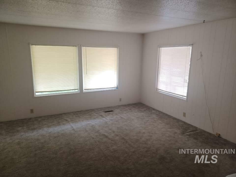 Property Photo: 2205 E Linden 63 ID 83605