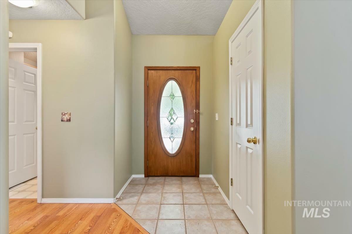 Property Photo: 7687 Cedarbrook Dr ID 83687-9411