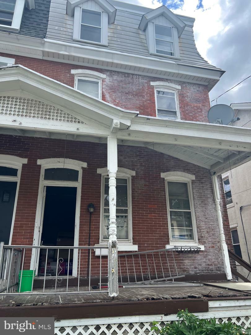 Property Photo: 405 School Street PA 19454