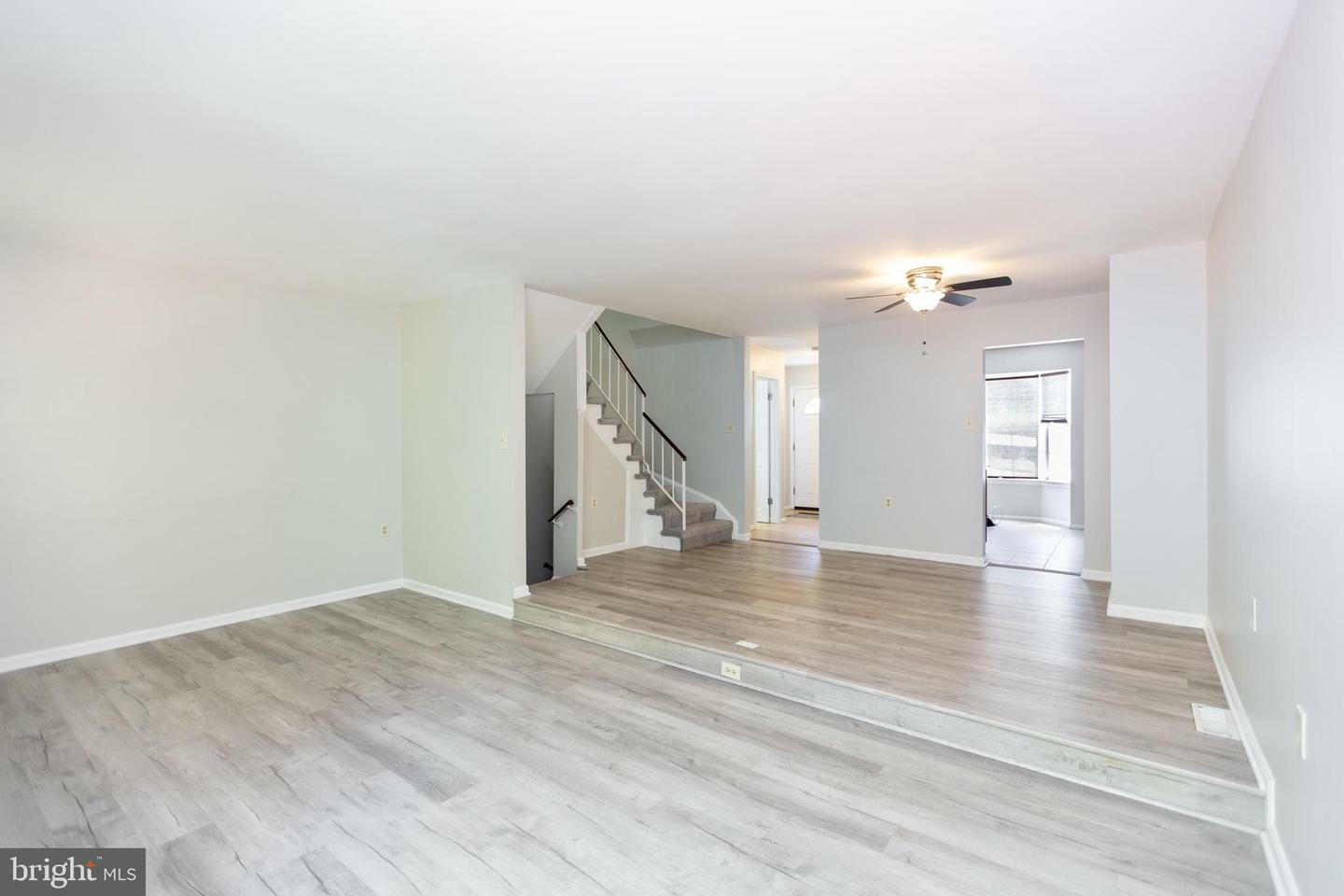 Property Photo: 3498 Aviary Way VA 22192