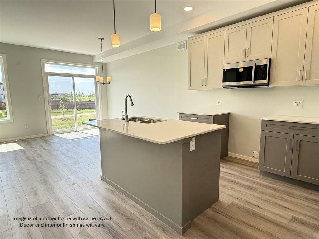 Property Photo: 29 Harvest Lane MB R5A 0B3