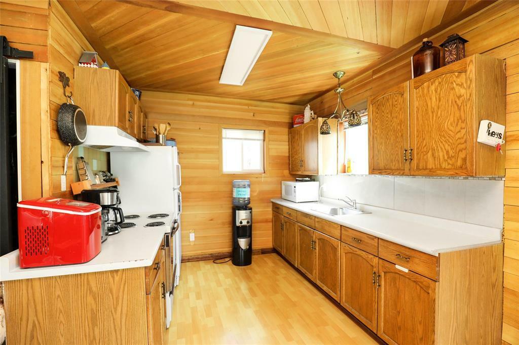 Property Photo: 31037 201 Pr Road MB R0A 2K0
