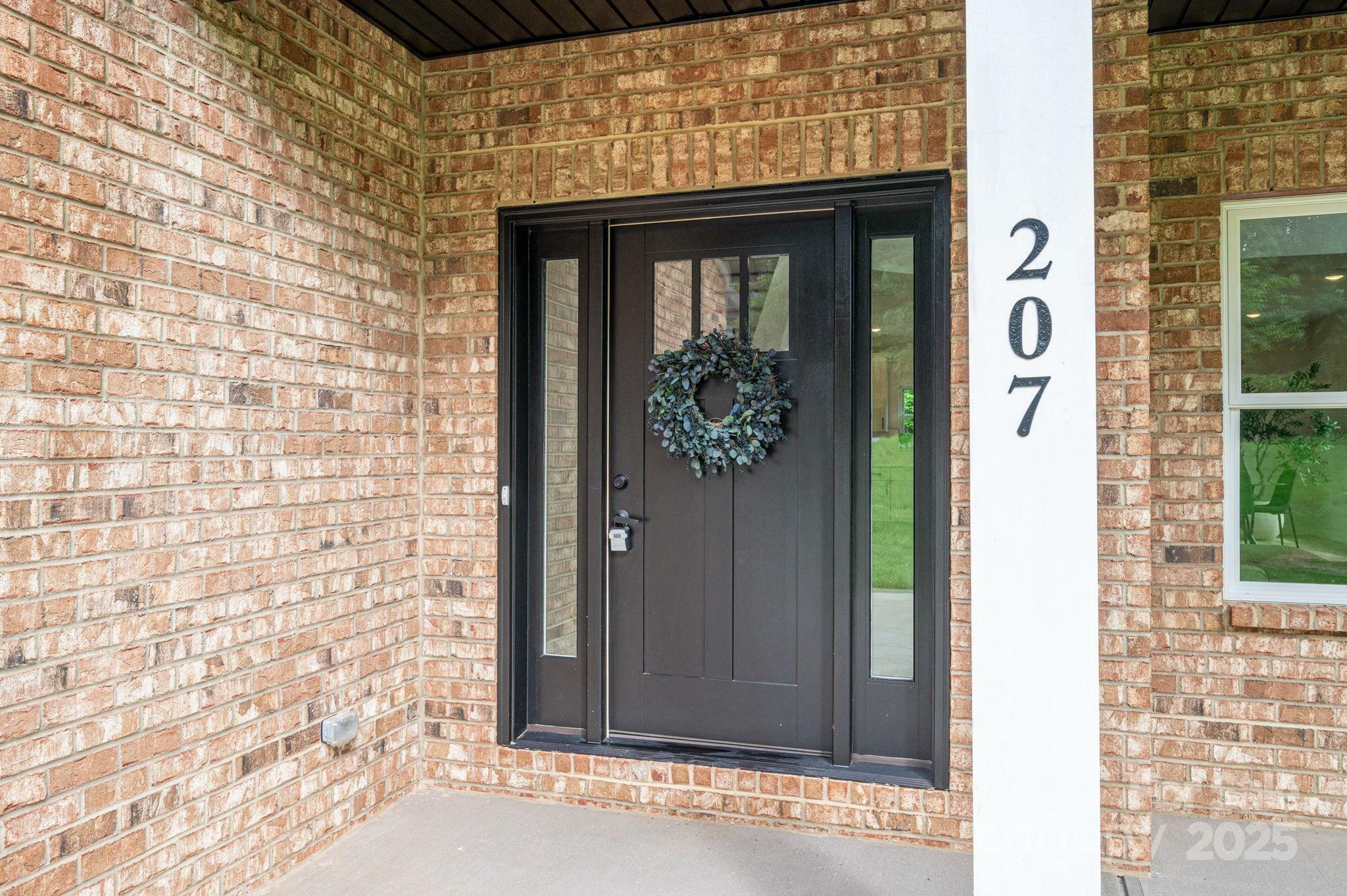 Property Photo: 207 9th Court NE NC 28613