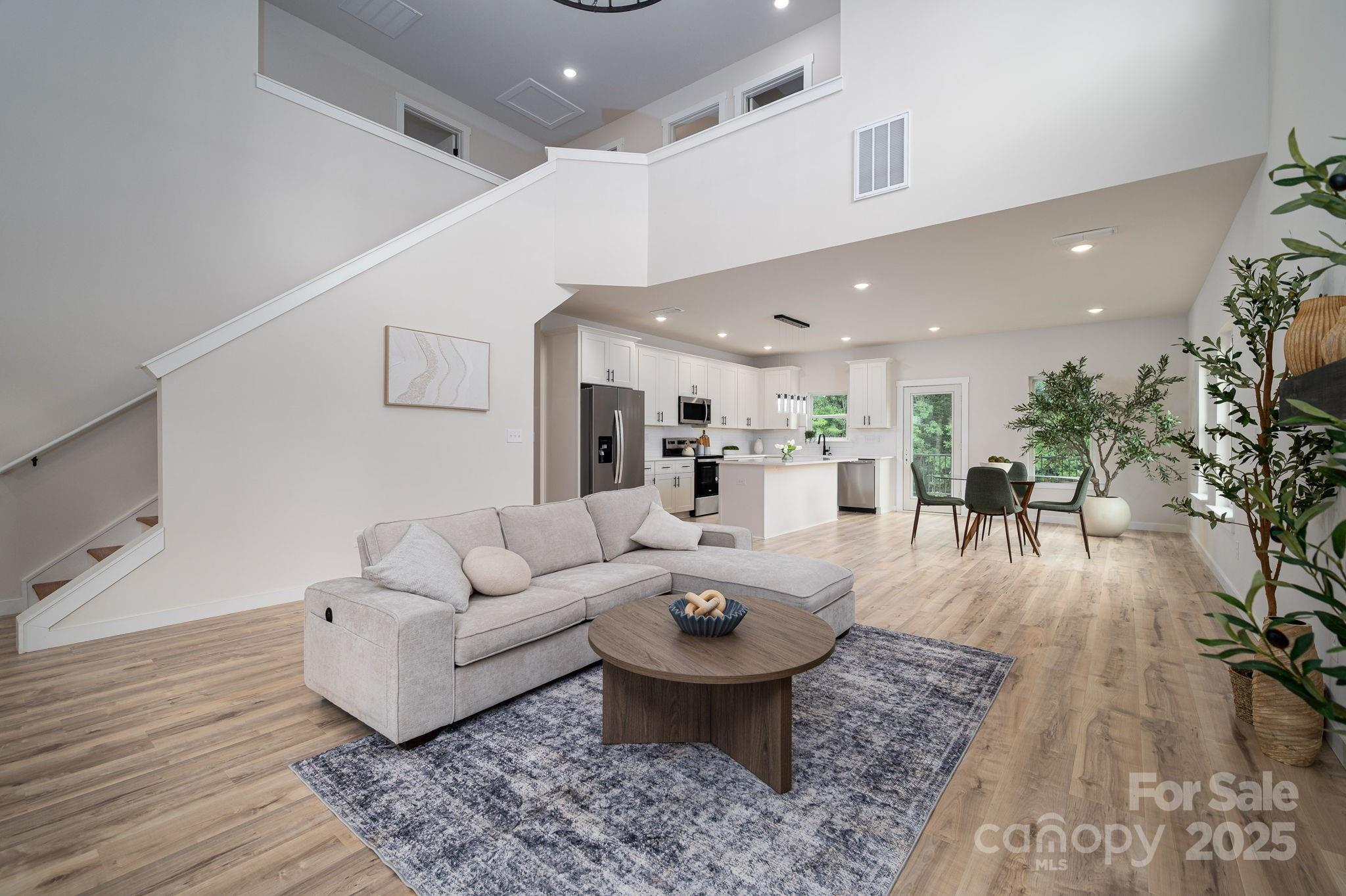 Property Photo: 207 9th Court NE NC 28613