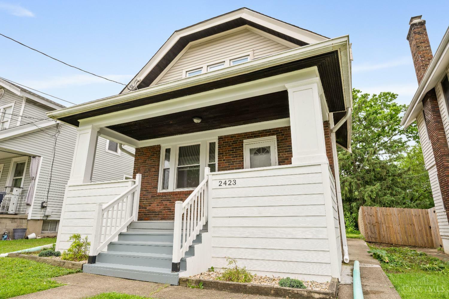 Property Photo: 2423 Lysle Lane OH 45212