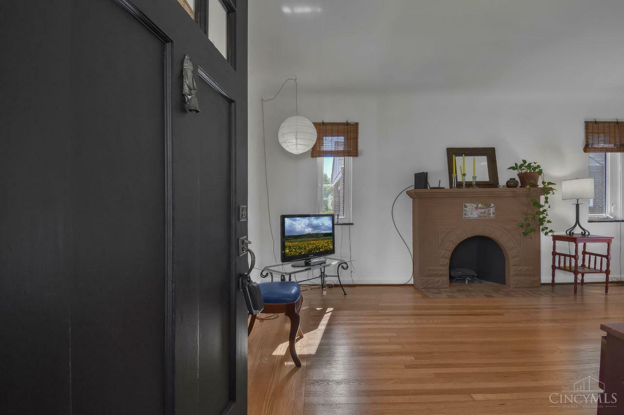 Property Photo: 1871 Lawn Avenue OH 45237