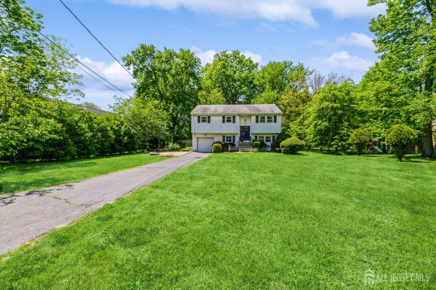 Property Photo:  350 Church Lane  NJ 08902 