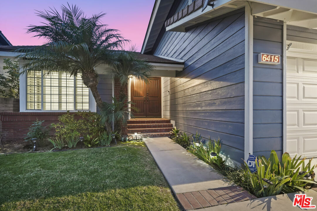 6415 Bradley Pl  Los Angeles CA 90056 photo